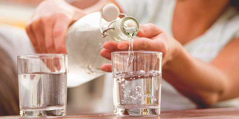 Uống đủ nước mỗi ngày giúp phòng tránh bệnh viêm bàng quang 